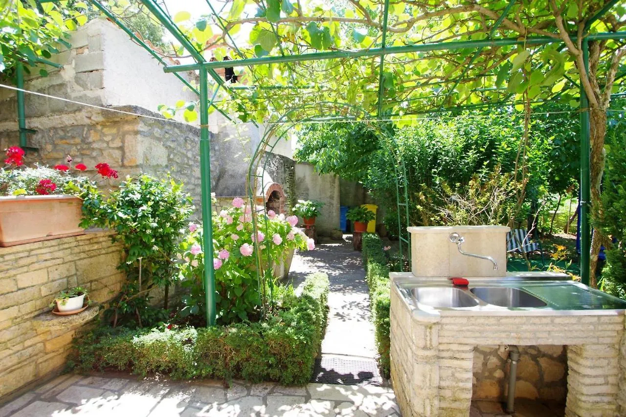 Holiday House In Village Rakalj 0*,  كرواتيا