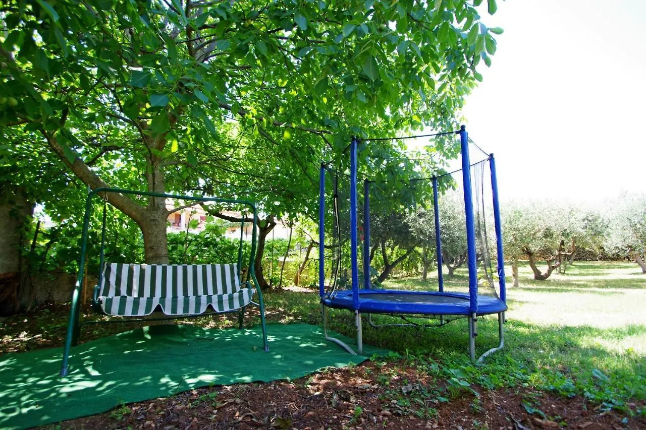 Holiday House In Village Rakalj كرواتيا